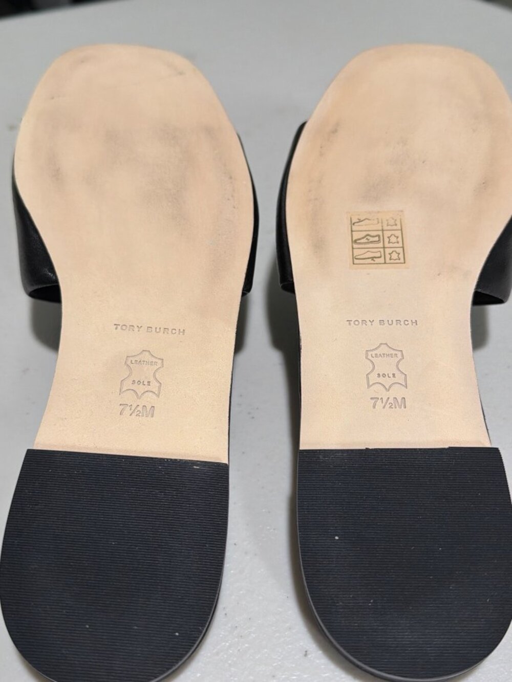 Tory Burch Eleanor Leather Medallion Flat Slide Sandals Black & Gold 7.5M - Picture 6 of 9